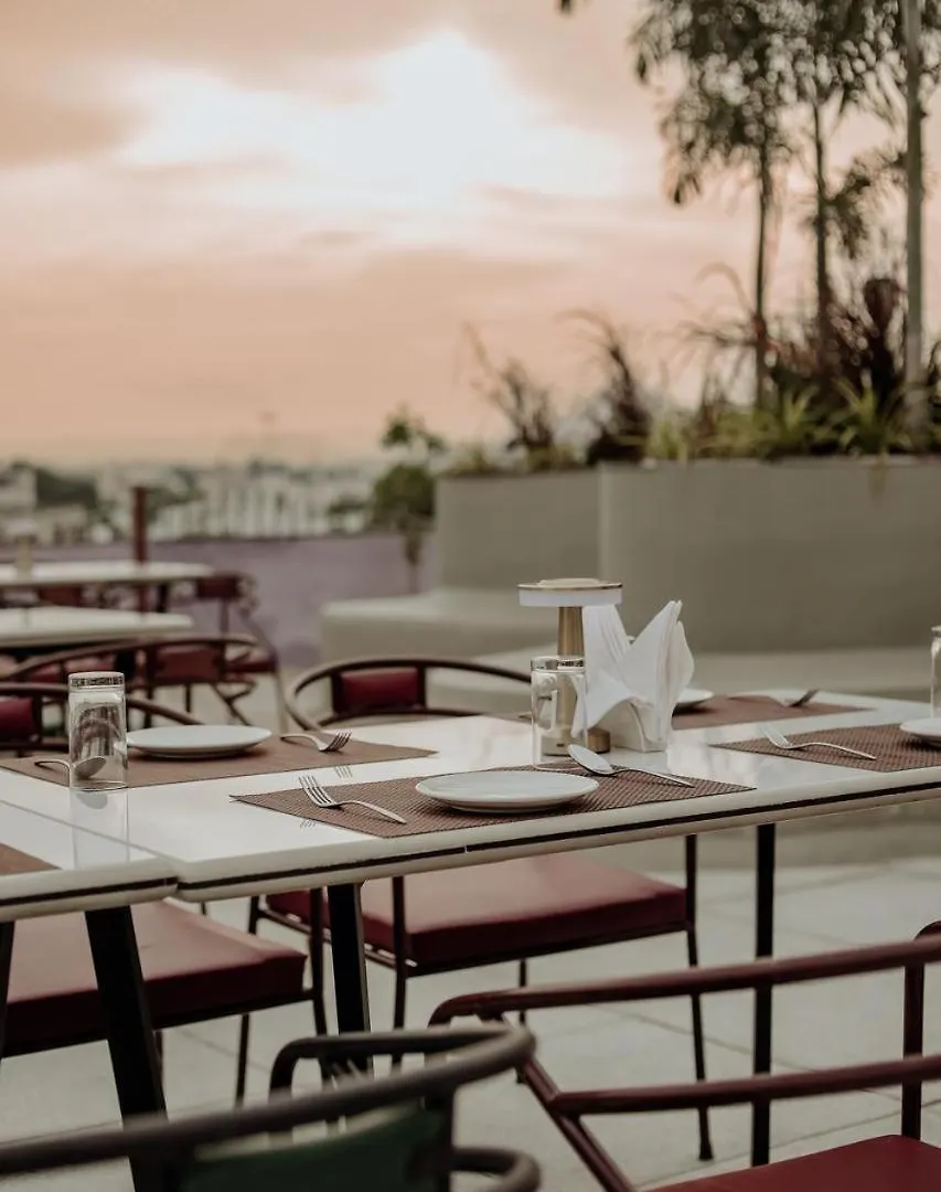 Hotel Westend أُودايبور